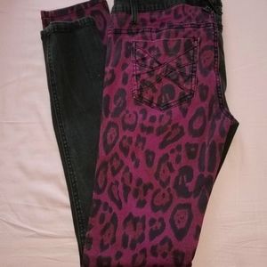 Split Skinny Jeans Black/Purple Cheetah Print